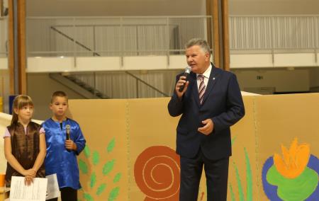 PRVI ŠOLSKI DAN SPREJEM PRVOOLČKOV RAKEK 05 FOTO LJUBO VUKELIČ